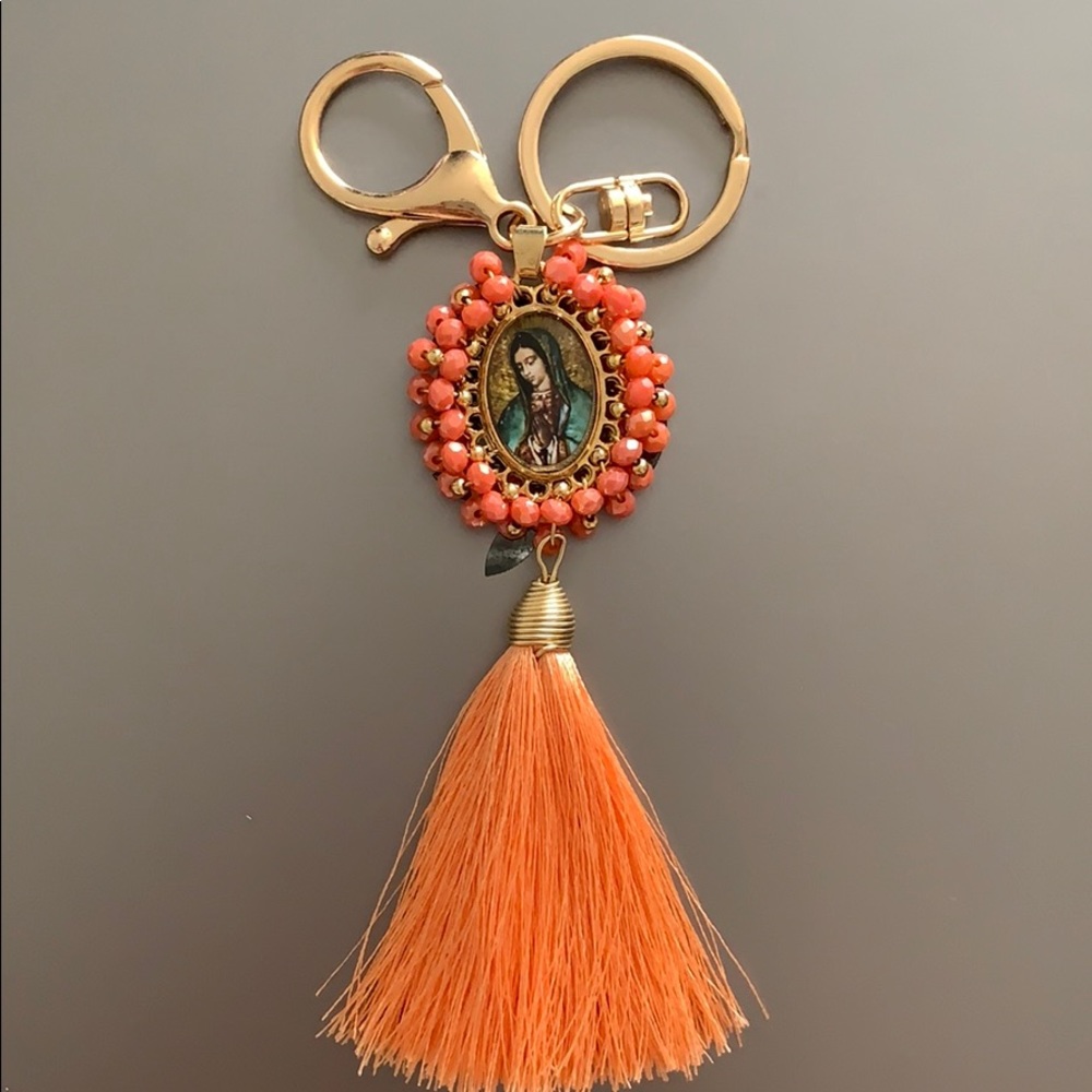 Virgin Mary Keychain - Picture 4 of 4